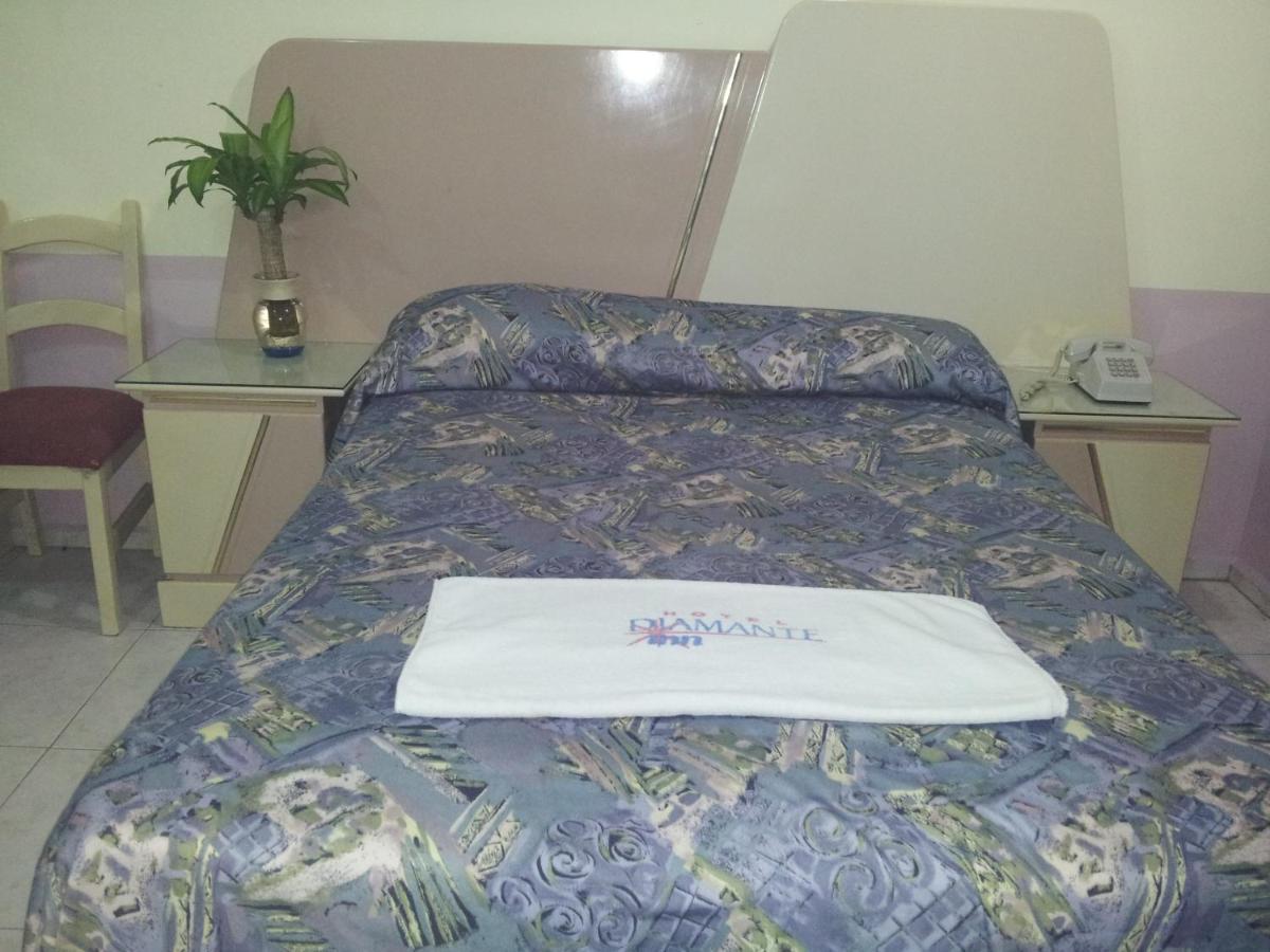 Hotel Diamante Inn Uriangato Ngoại thất bức ảnh