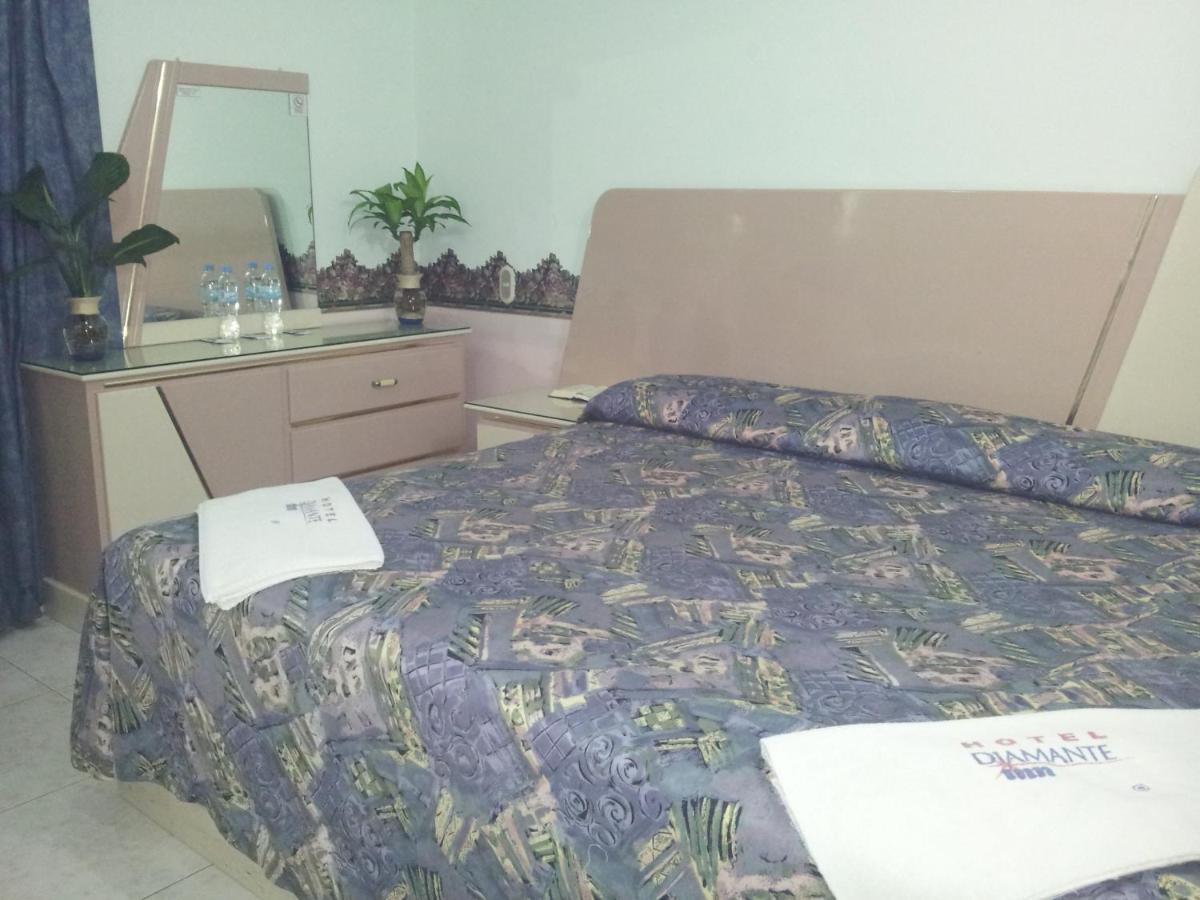 Hotel Diamante Inn Uriangato Ngoại thất bức ảnh