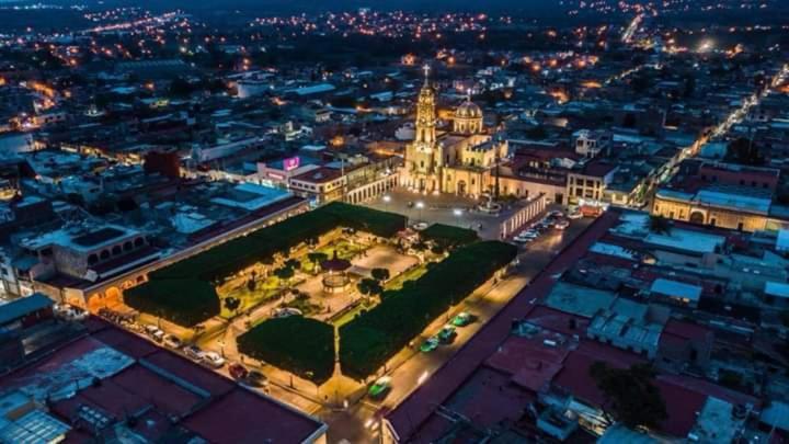 Hotel Diamante Inn Uriangato Ngoại thất bức ảnh